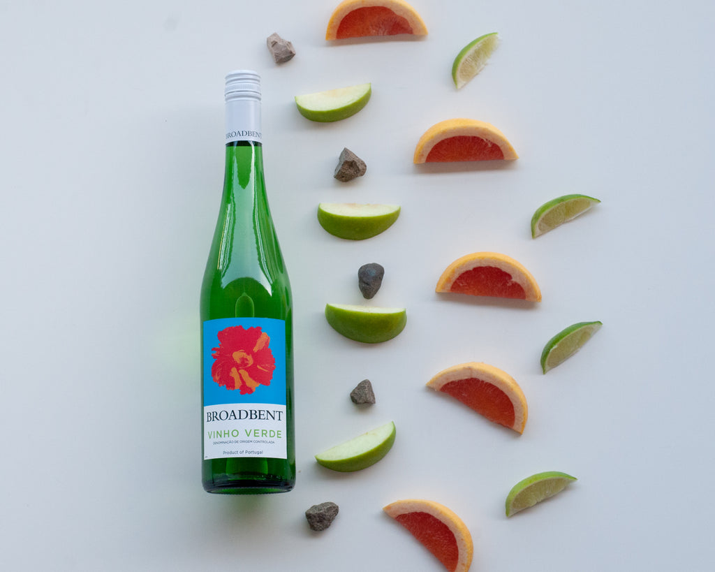 Visual wine tasting notes for Broadbent Vinho Verde - wine bottle with grapefruit, green apple, lime and wet stones